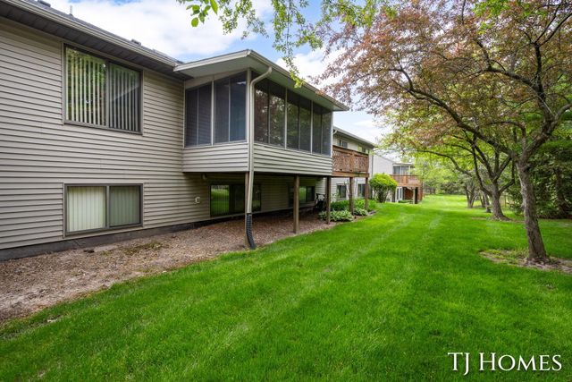 2466 Bridgeport Lane Se 35, City Of Kentwood, MI 49508
