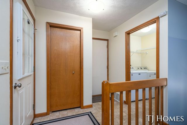 2466 Bridgeport Lane Se 35, City Of Kentwood, MI 49508