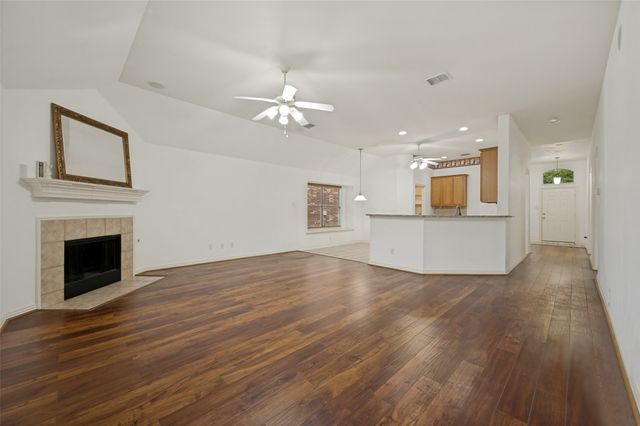 7806 Quiet Waters Drive, Arlington, TX 76016