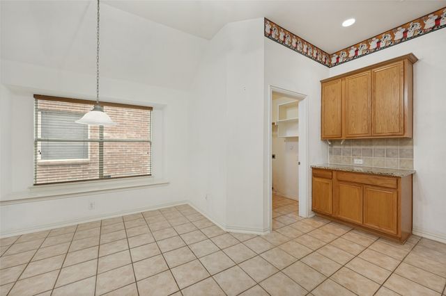 7806 Quiet Waters Drive, Arlington, TX 76016