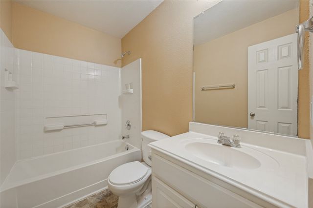 7806 Quiet Waters Drive, Arlington, TX 76016