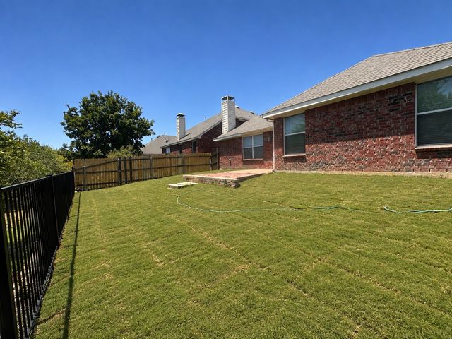 7806 Quiet Waters Drive, Arlington, TX 76016