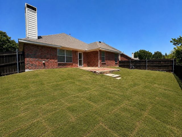 7806 Quiet Waters Drive, Arlington, TX 76016
