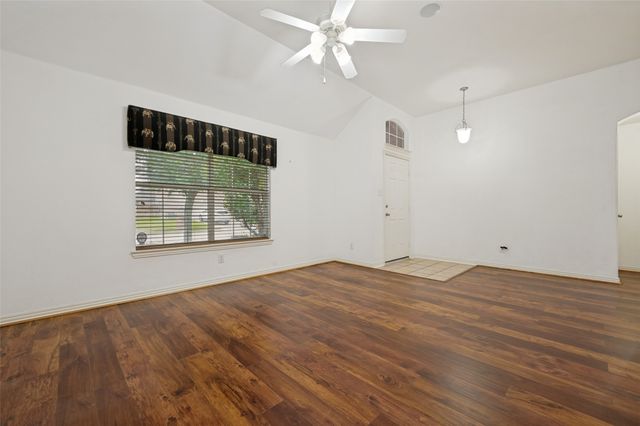 7806 Quiet Waters Drive, Arlington, TX 76016