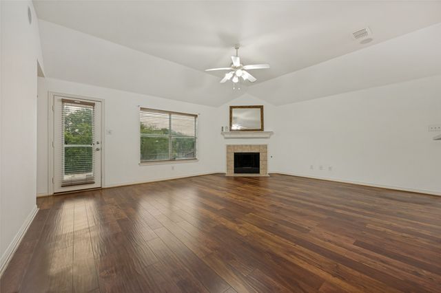 7806 Quiet Waters Drive, Arlington, TX 76016