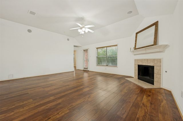 7806 Quiet Waters Drive, Arlington, TX 76016
