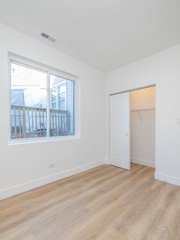 2949 W 25th Place 3, Chicago, IL 60608