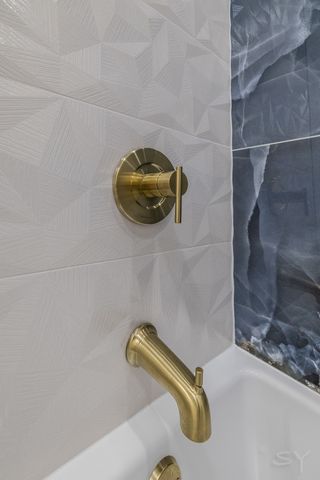 2949 W 25th Place 3, Chicago, IL 60608