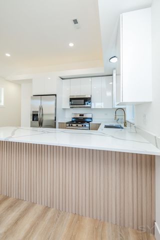 2949 W 25th Place 3, Chicago, IL 60608