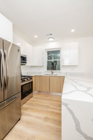 2949 W 25th Place 3, Chicago, IL 60608