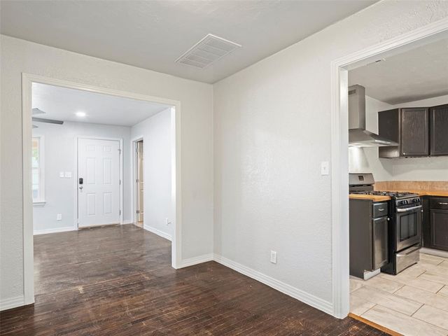 1607 Oxford Way, Oklahoma City, OK 73120