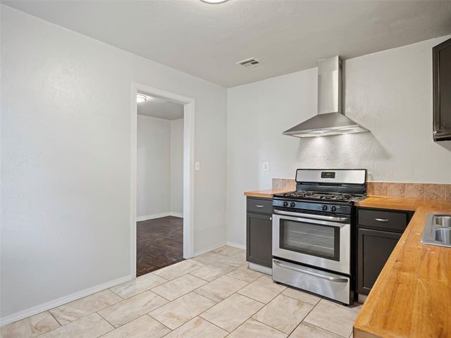 1607 Oxford Way, Oklahoma City, OK 73120