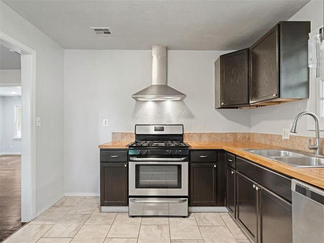 1607 Oxford Way, Oklahoma City, OK 73120