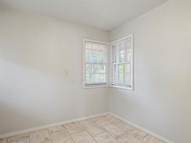 1607 Oxford Way, Oklahoma City, OK 73120