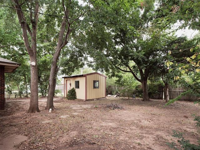 1607 Oxford Way, Oklahoma City, OK 73120