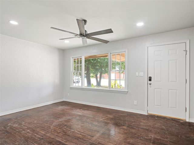 1607 Oxford Way, Oklahoma City, OK 73120