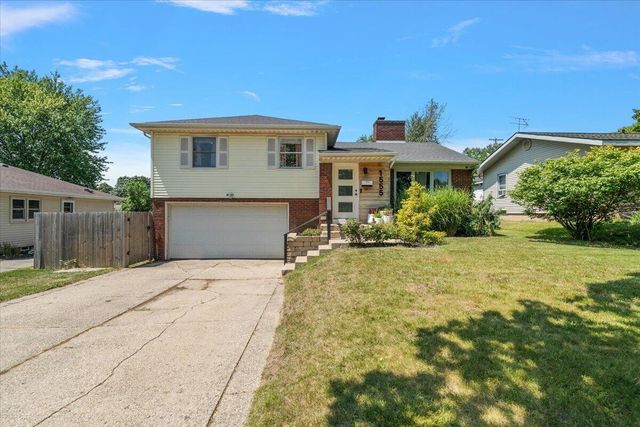 1555 Carlton Avenue, Grand Rapids, MI 49505