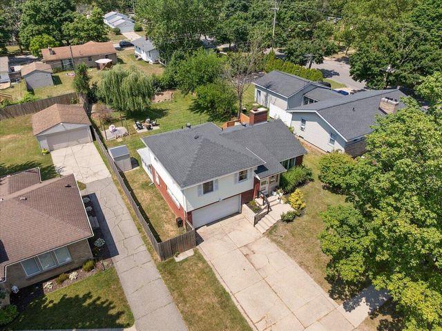 1555 Carlton Avenue, Grand Rapids, MI 49505