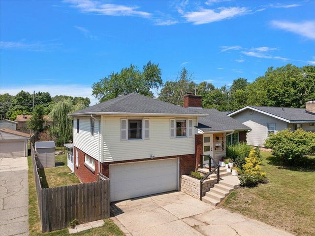 1555 Carlton Avenue, Grand Rapids, MI 49505