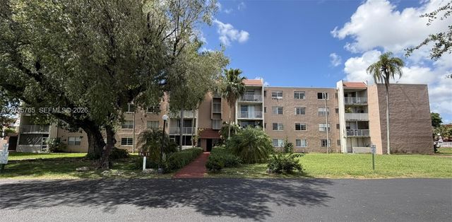 8411 NW 8th St 206, Miami, FL 33126