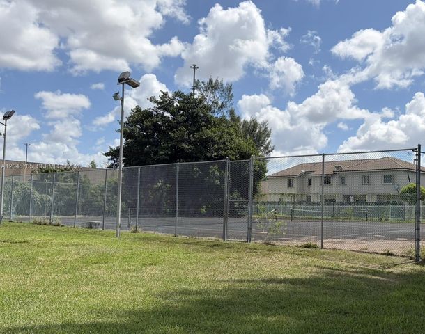 8411 NW 8th St 206, Miami, FL 33126
