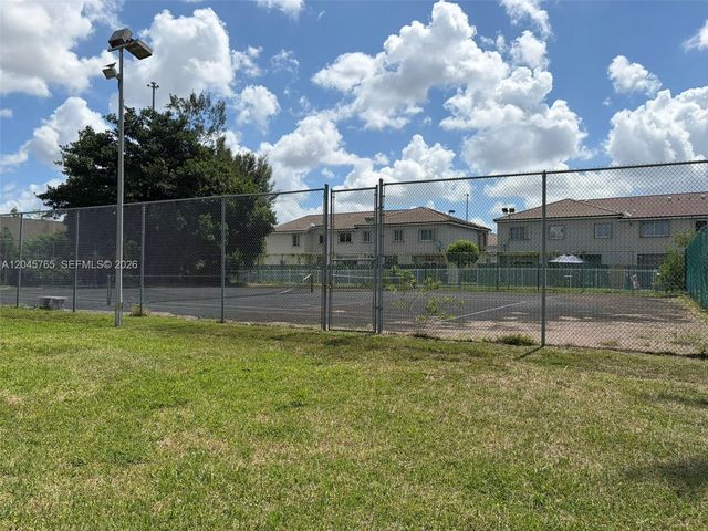 8411 NW 8th St 206, Miami, FL 33126