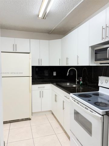 8411 NW 8th St 206, Miami, FL 33126