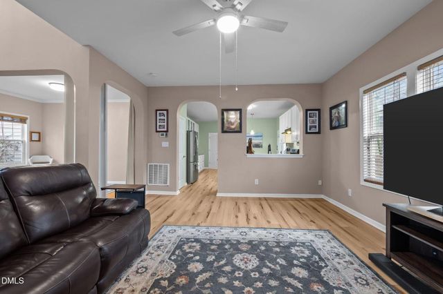 1011 Scotsburg Trail, Hillsborough, NC 27278