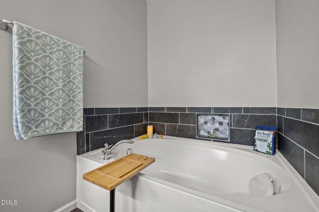 1011 Scotsburg Trail, Hillsborough, NC 27278