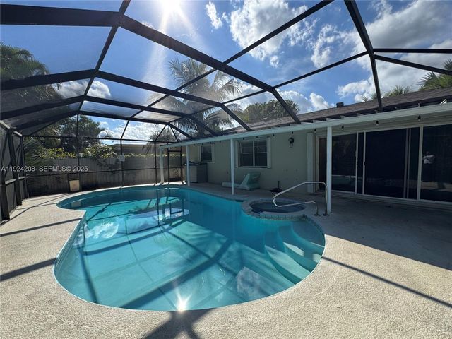 2731 N 72nd Way, Hollywood, FL 33024