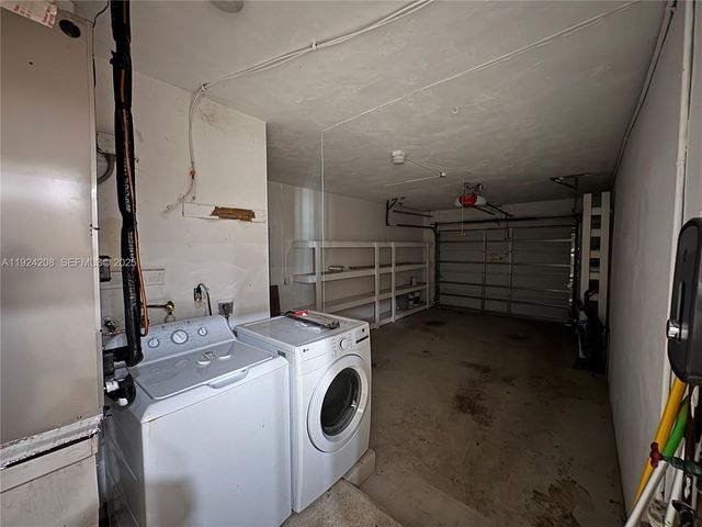 2731 N 72nd Way, Hollywood, FL 33024