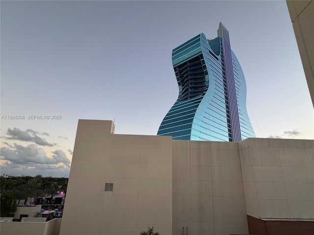 2731 N 72nd Way, Hollywood, FL 33024