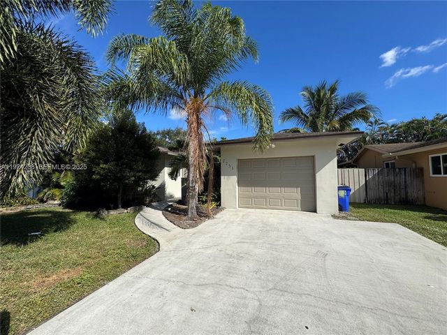 2731 N 72nd Way, Hollywood, FL 33024
