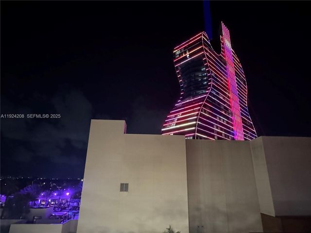 2731 N 72nd Way, Hollywood, FL 33024