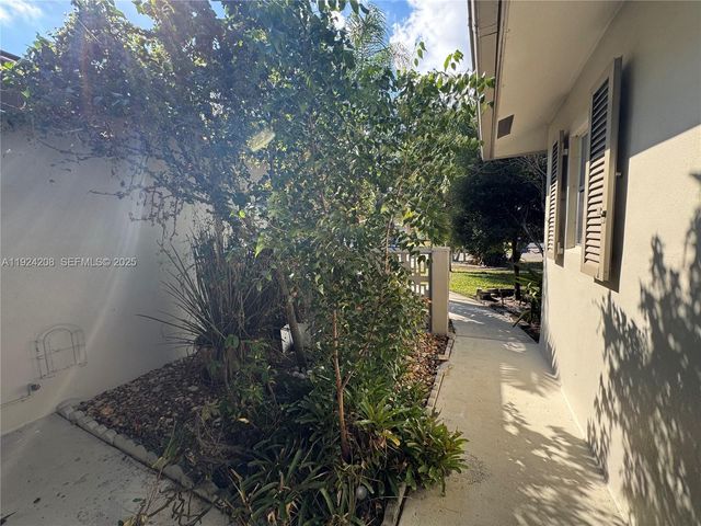 2731 N 72nd Way, Hollywood, FL 33024