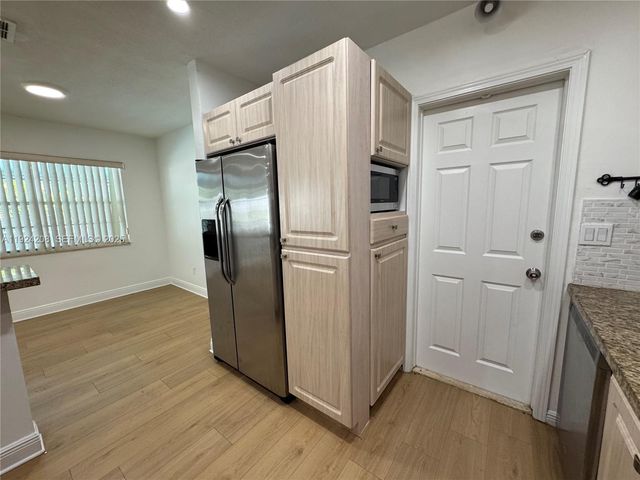 2731 N 72nd Way, Hollywood, FL 33024