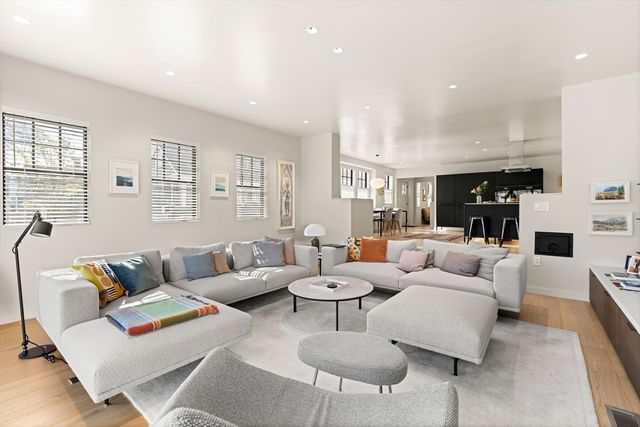 11 Purchase Street, Newburyport, MA 01950