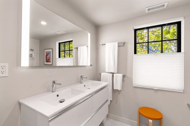 11 Purchase Street, Newburyport, MA 01950