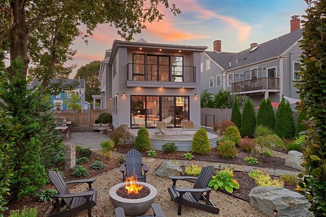 11 Purchase Street, Newburyport, MA 01950
