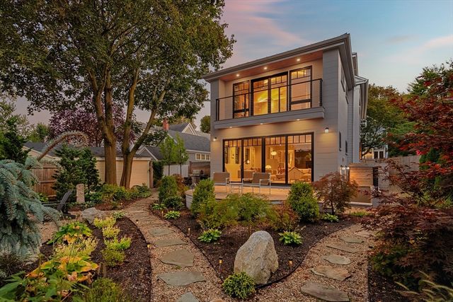 11 Purchase Street, Newburyport, MA 01950