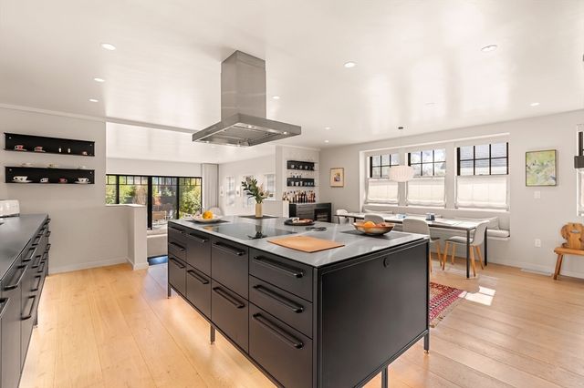 11 Purchase Street, Newburyport, MA 01950