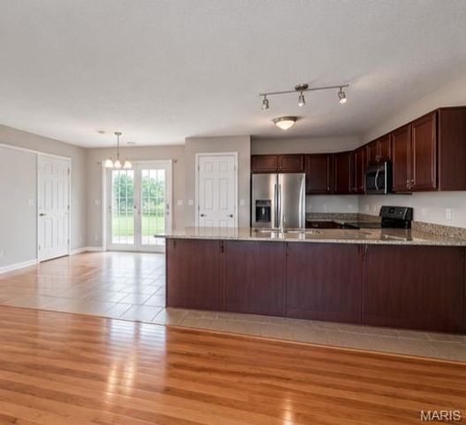 103 Castlewood Drive, Troy, MO 63379