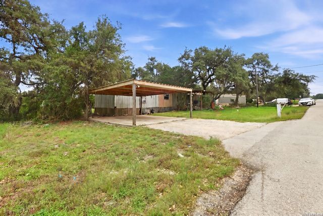 329 Westminister Sq, Canyon Lake, TX 78133