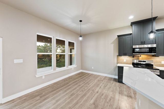 502 Sumack Dr W, Kerrville, TX 78028