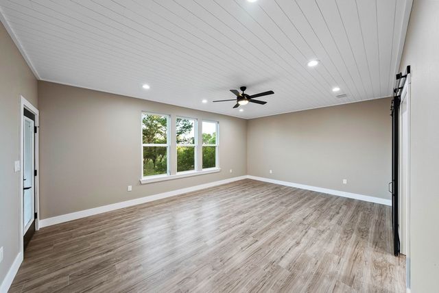 502 Sumack Dr W, Kerrville, TX 78028