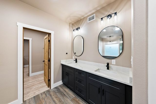 502 Sumack Dr W, Kerrville, TX 78028