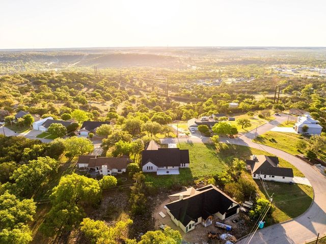 502 Sumack Dr W, Kerrville, TX 78028