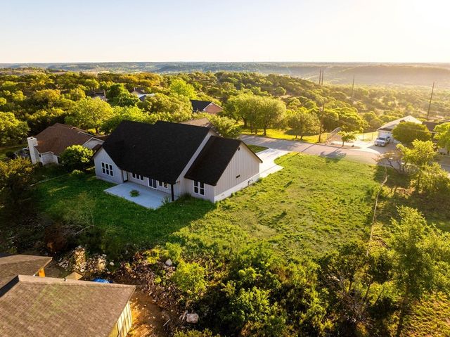 502 Sumack Dr W, Kerrville, TX 78028