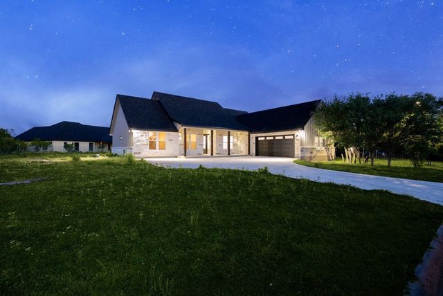 502 Sumack Dr W, Kerrville, TX 78028