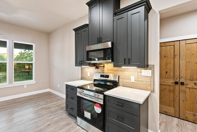 502 Sumack Dr W, Kerrville, TX 78028